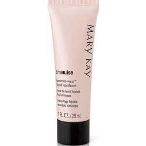 Mary Kay Ivory 6 Luminous Liquid Foundation
